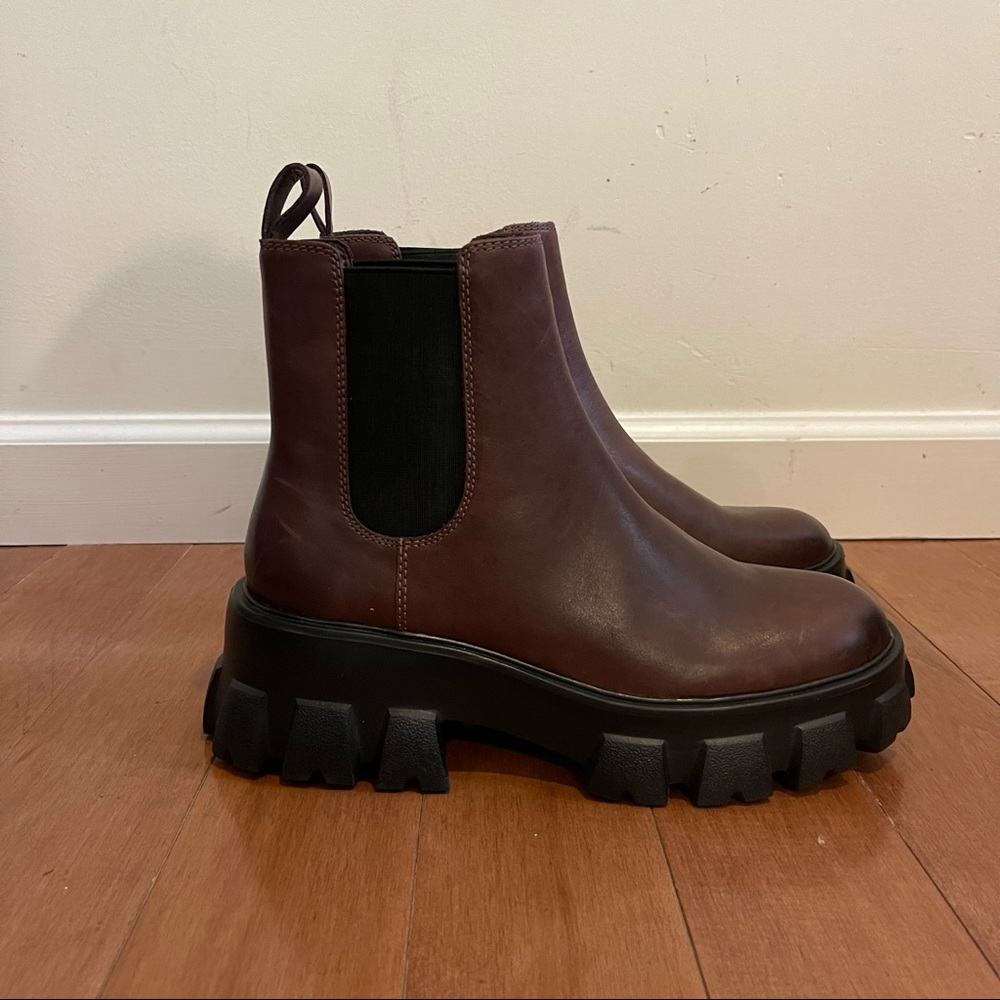 NWOB Gianni bini Brown Platform Boots - Picture 2 of 4